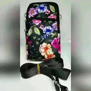 NWOT Floral Crossbody Phone Purse